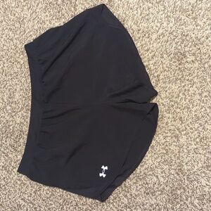 Black woman's large under armour shorts